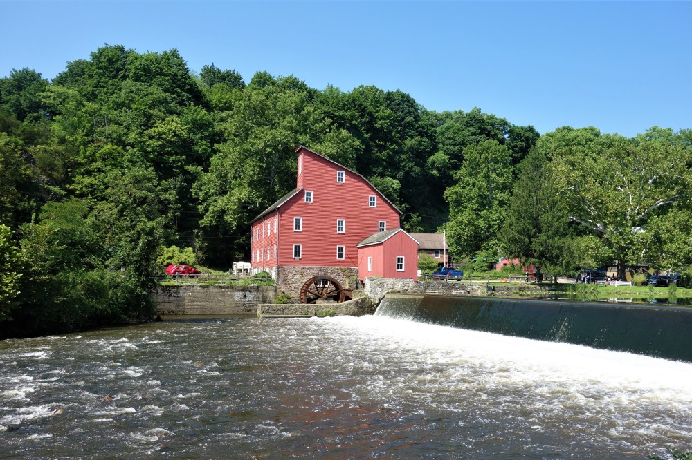 The Charming Town of Clinton, New Jersey – A Picturesque Getaway