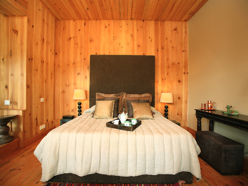 Cedar suite, Rhododendron Cottage